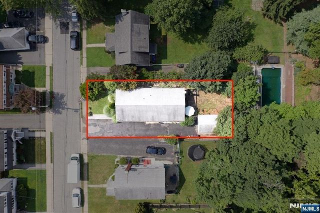 8 Martin Road, Verona, NJ 07044