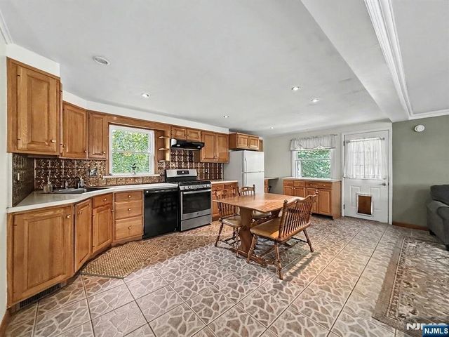 8 Martin Road, Verona, NJ 07044