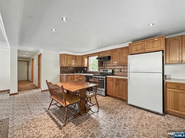 8 Martin Road, Verona, NJ 07044