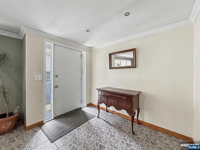 8 Martin Road, Verona, NJ 07044