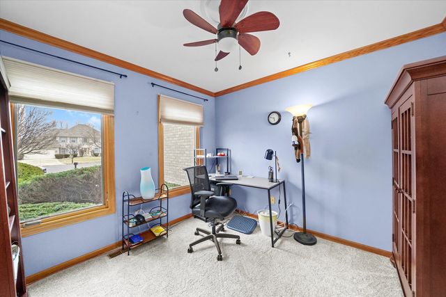 18 Newgate Avenue, Naperville, IL 60565