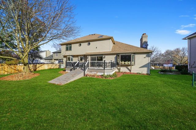 18 Newgate Avenue, Naperville, IL 60565