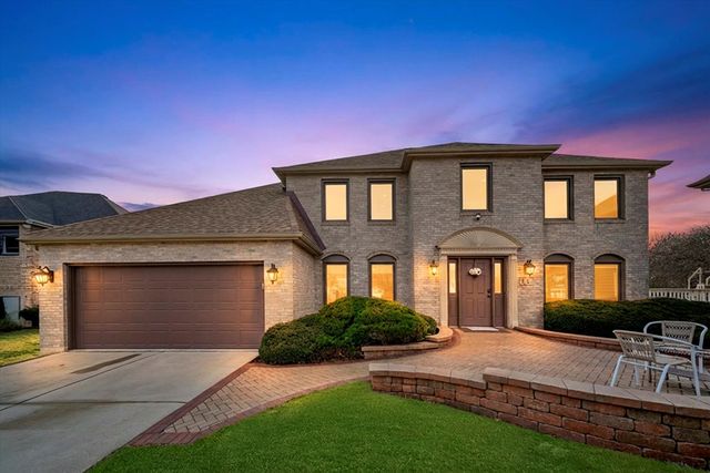 18 Newgate Avenue, Naperville, IL 60565