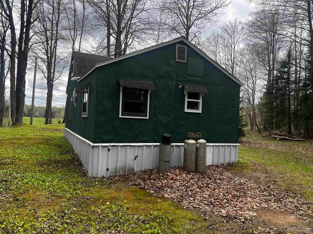 E 3946 Storm Road, Chatham, MI 49816