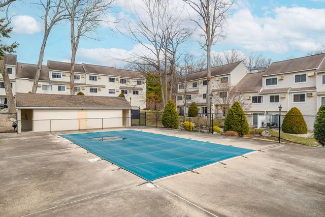 2a Jeanette Road 19, Danbury, CT 06811