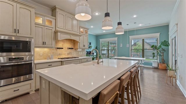 609 Hendrix Street, Bentonville, AR 72712