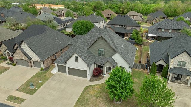 609 Hendrix Street, Bentonville, AR 72712