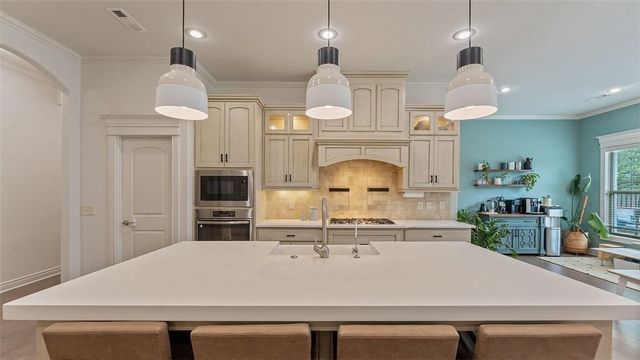 609 Hendrix Street, Bentonville, AR 72712