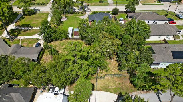 00 Ash, Dickinson, TX 77539