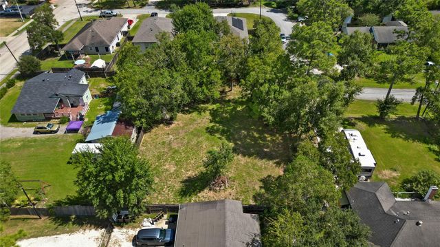 00 Ash, Dickinson, TX 77539