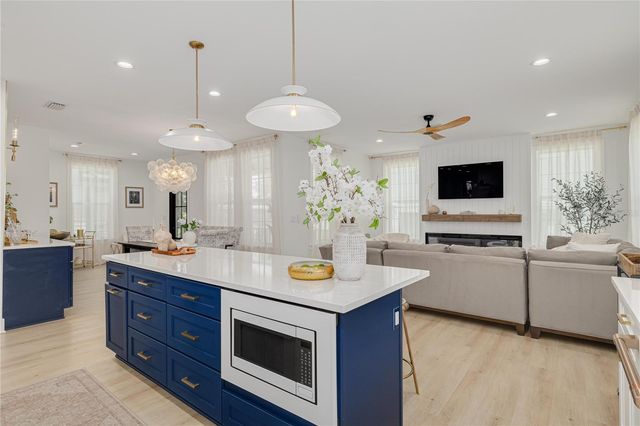 1717 MASSACHUSETTS AVENUE NE, St Petersburg, FL 33703