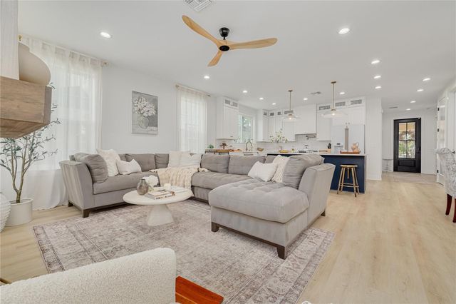 1717 MASSACHUSETTS AVENUE NE, St Petersburg, FL 33703