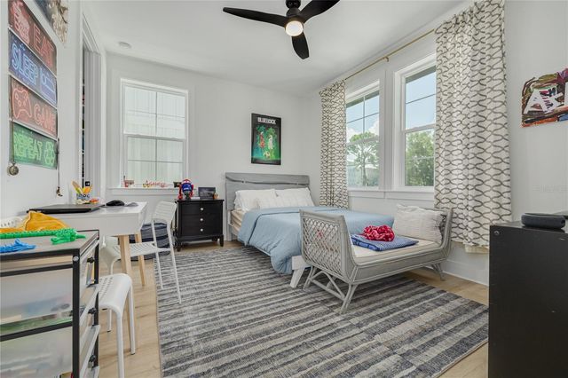 1717 MASSACHUSETTS AVENUE NE, St Petersburg, FL 33703