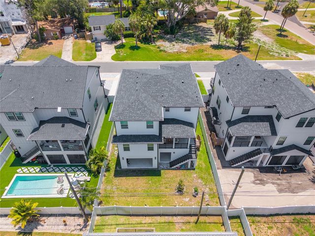 1717 MASSACHUSETTS AVENUE NE, St Petersburg, FL 33703