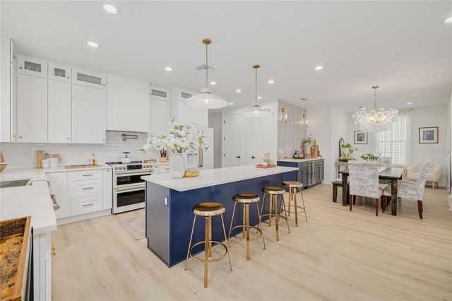 1717 MASSACHUSETTS AVENUE NE, St Petersburg, FL 33703