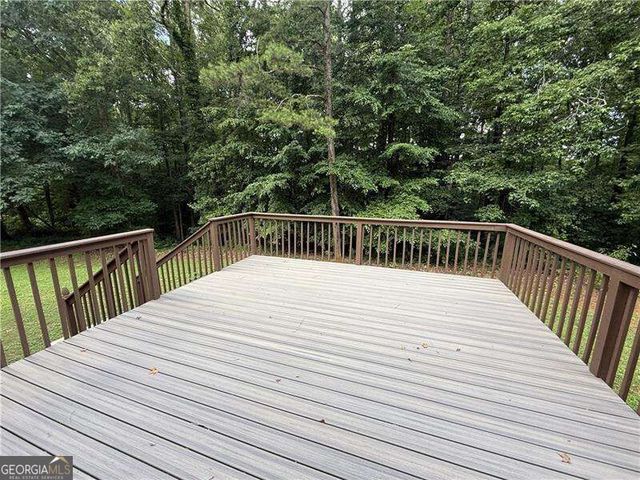 944 Crossing Rock Drive, Lawrenceville, GA 30043