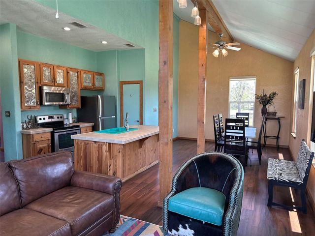 332 Turkey Dr RD, Dripping Springs, TX 78620