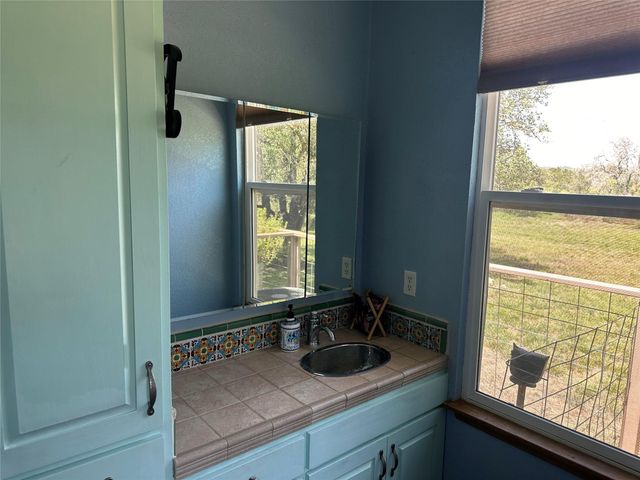 332 Turkey Dr RD, Dripping Springs, TX 78620