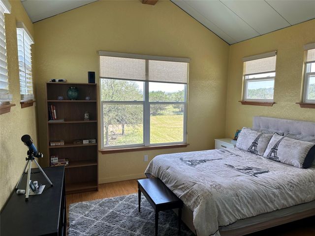 332 Turkey Dr RD, Dripping Springs, TX 78620