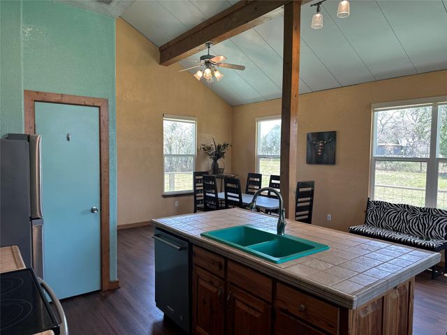 332 Turkey Dr RD, Dripping Springs, TX 78620