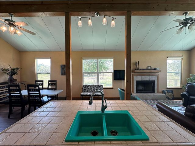332 Turkey Dr RD, Dripping Springs, TX 78620