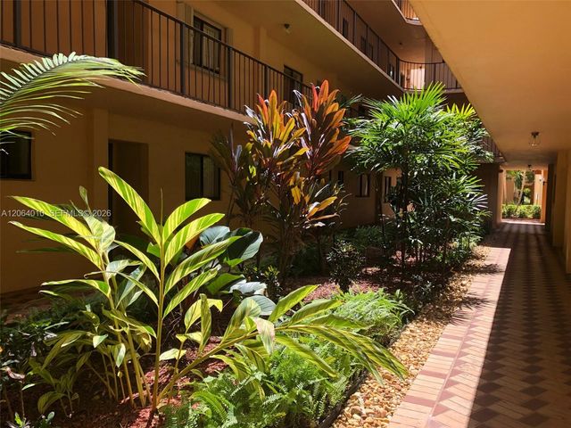 8400 SW 133 Rd Avenue 317, Miami, FL 33183