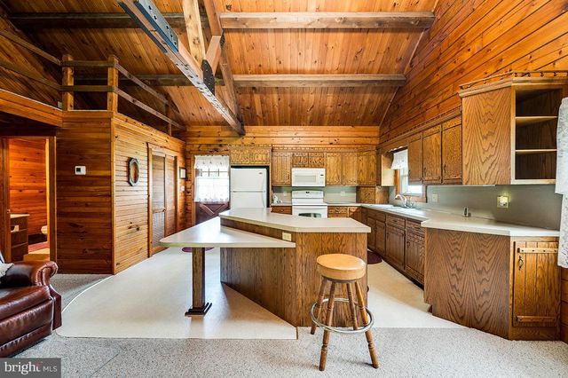 24 FORGE RD, Womelsdorf, PA 19567