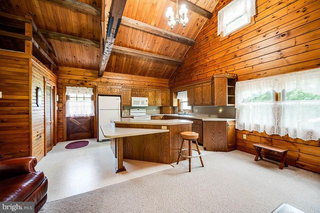 24 FORGE RD, Womelsdorf, PA 19567