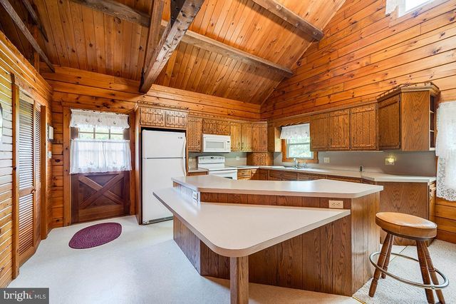 24 FORGE RD, Womelsdorf, PA 19567