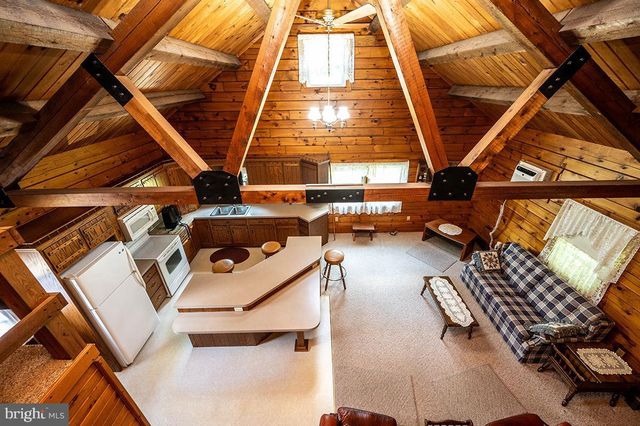 24 FORGE RD, Womelsdorf, PA 19567