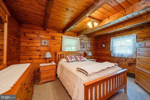 24 FORGE RD, Womelsdorf, PA 19567