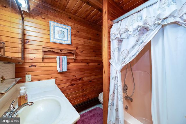 24 FORGE RD, Womelsdorf, PA 19567