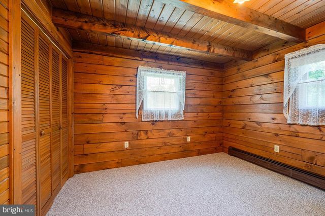 24 FORGE RD, Womelsdorf, PA 19567