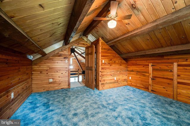 24 FORGE RD, Womelsdorf, PA 19567