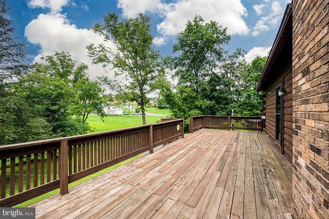 24 FORGE RD, Womelsdorf, PA 19567