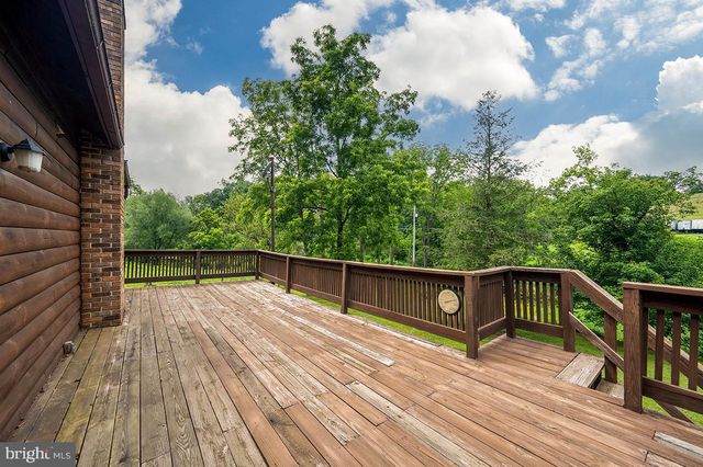 24 FORGE RD, Womelsdorf, PA 19567