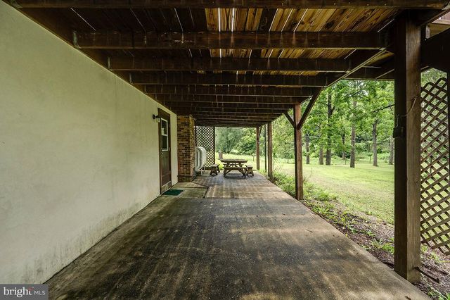 24 FORGE RD, Womelsdorf, PA 19567