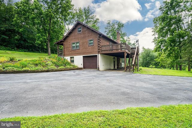 24 FORGE RD, Womelsdorf, PA 19567