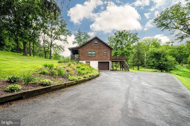 24 FORGE RD, Womelsdorf, PA 19567