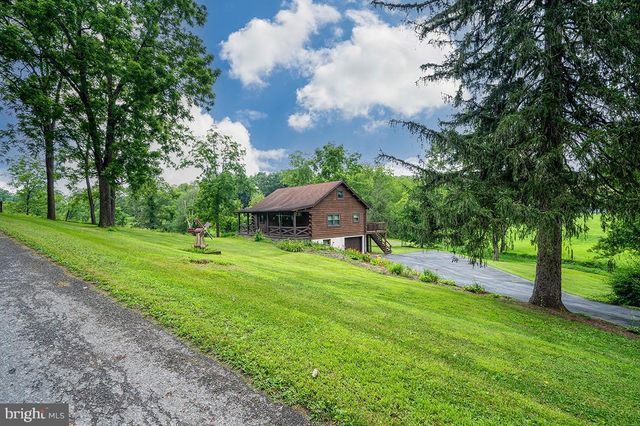 24 FORGE RD, Womelsdorf, PA 19567