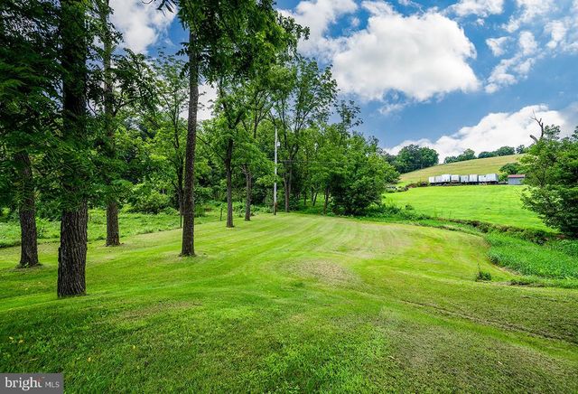 24 FORGE RD, Womelsdorf, PA 19567