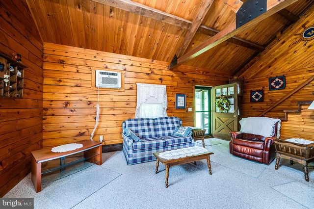 24 FORGE RD, Womelsdorf, PA 19567