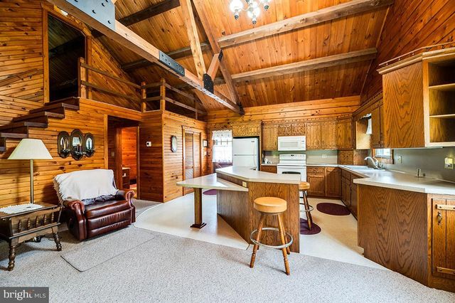 24 FORGE RD, Womelsdorf, PA 19567