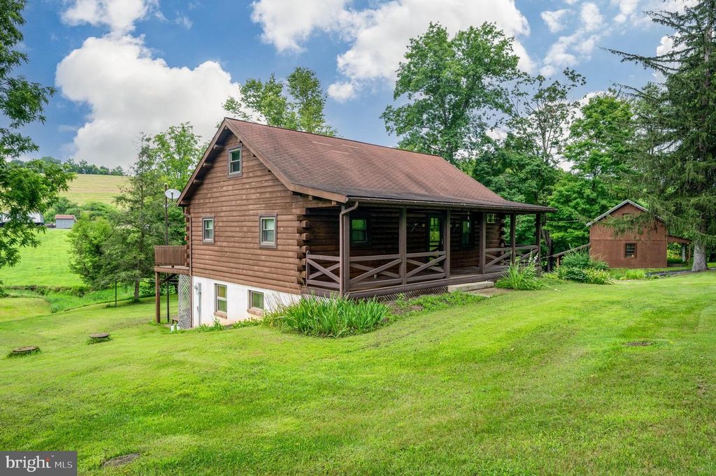 24 FORGE RD, Womelsdorf, PA 19567