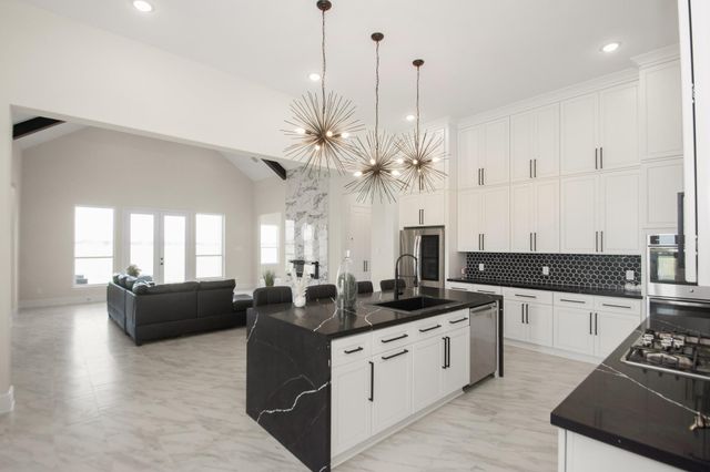 541 Quarter Horse Trail, Angleton, TX 77515