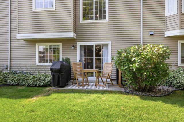 18232 Warbler Lane, Eden Prairie, MN 55346