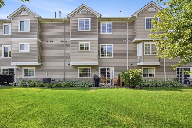 18232 Warbler Lane, Eden Prairie, MN 55346