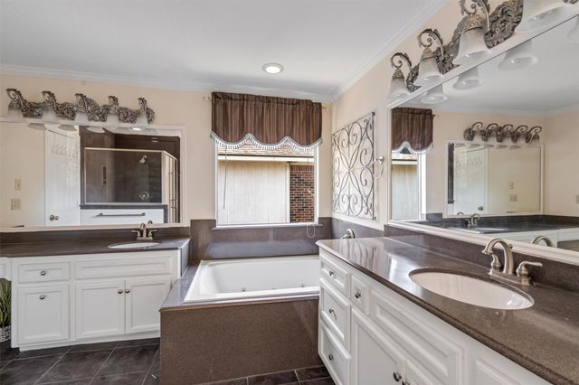 2630 Lakeway Drive, Seabrook, TX 77586