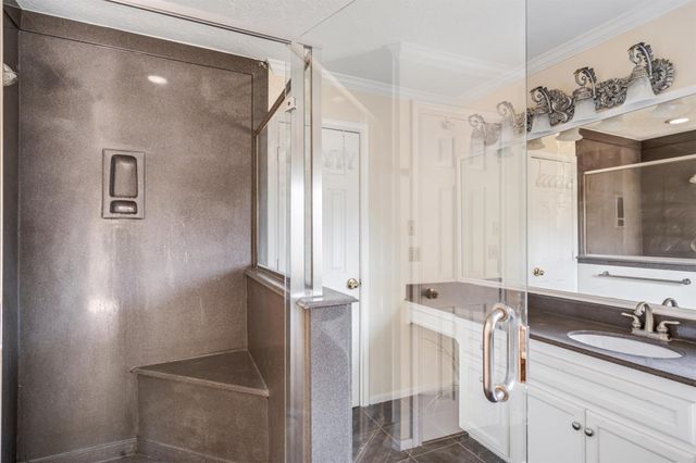 2630 Lakeway Drive, Seabrook, TX 77586