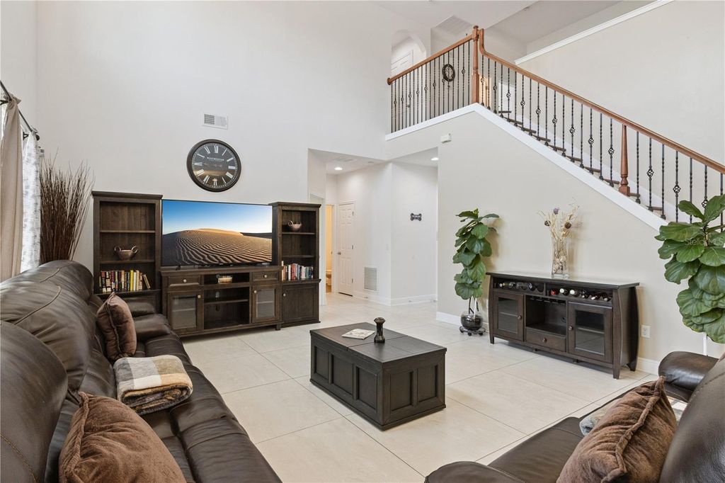 Image 2 of property listing at 3979 SUNSET LAKE DRIVE, Lakeland, FL 33810